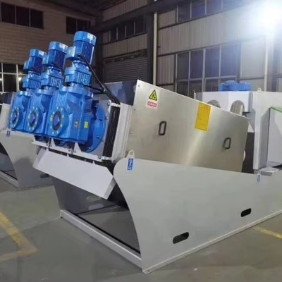 kopen Afvalwaterzuivering 95%-99% Inlaatvochtgehalte Boerderij Motor Motor Slibproces Schroefpers Ontwateringsmachine online manufacture